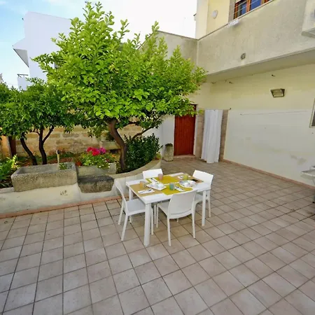 Casa Volta Specchia